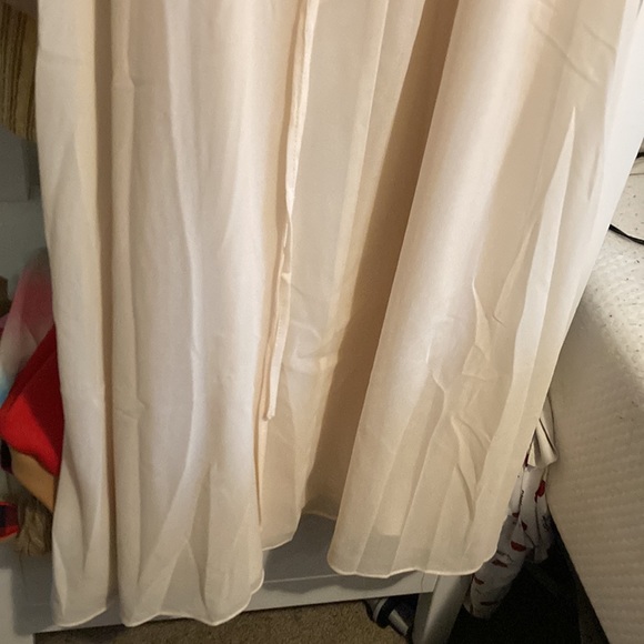 Cream colored Gardenia floor length gown🤩❣️ - Picture 9 of 14